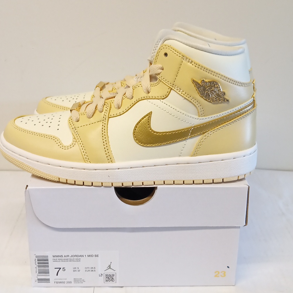 WMNS AIR JORDAN 1 MID SE (7.5W) - Picture 5 of 14